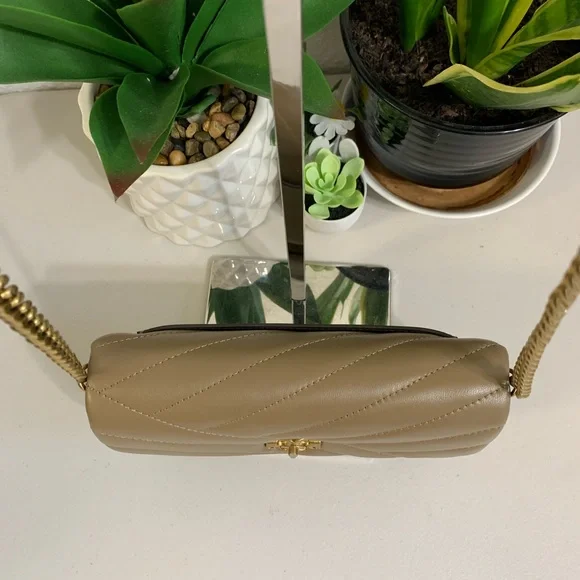 ππ TORY BURCH Kira Chevron Chain Wallet - Picture 6 of 13
